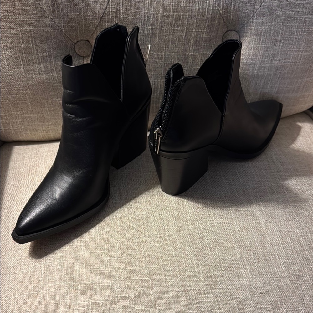 Elegant Black Ankle Boots